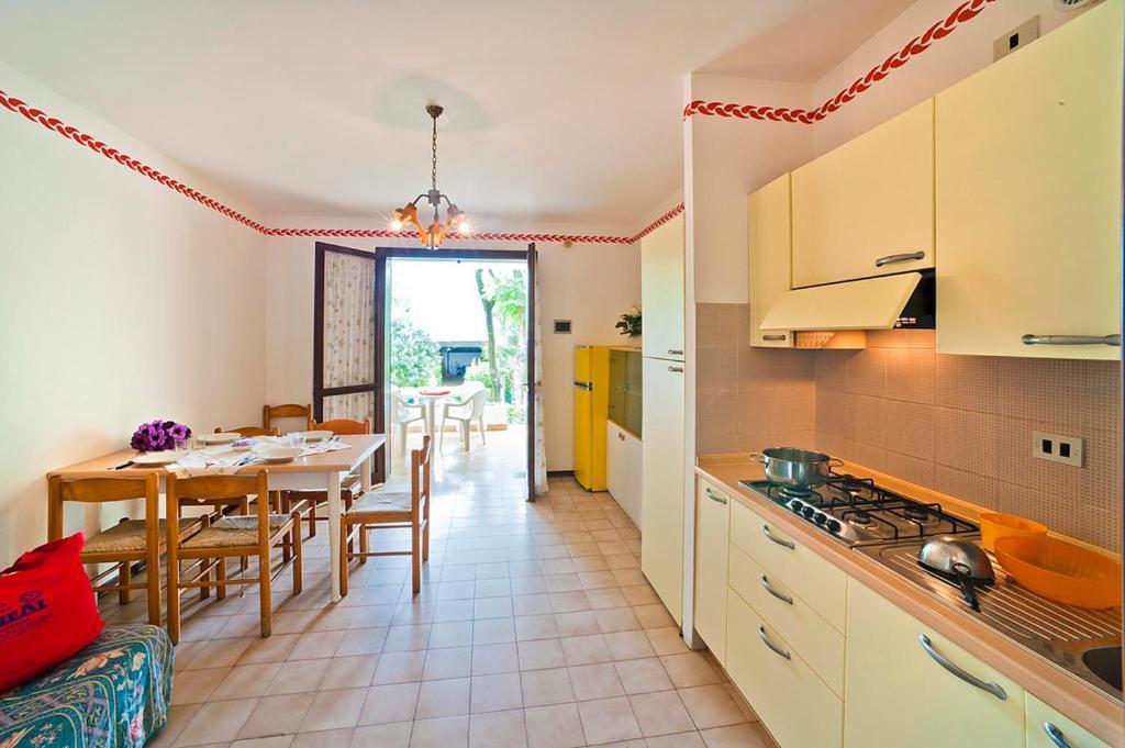 Residence Cinzia Pool Bibione Phòng bức ảnh