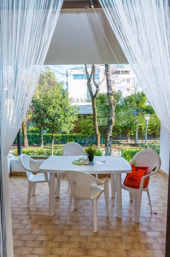 Residence Cinzia Pool Bibione Ngoại thất bức ảnh